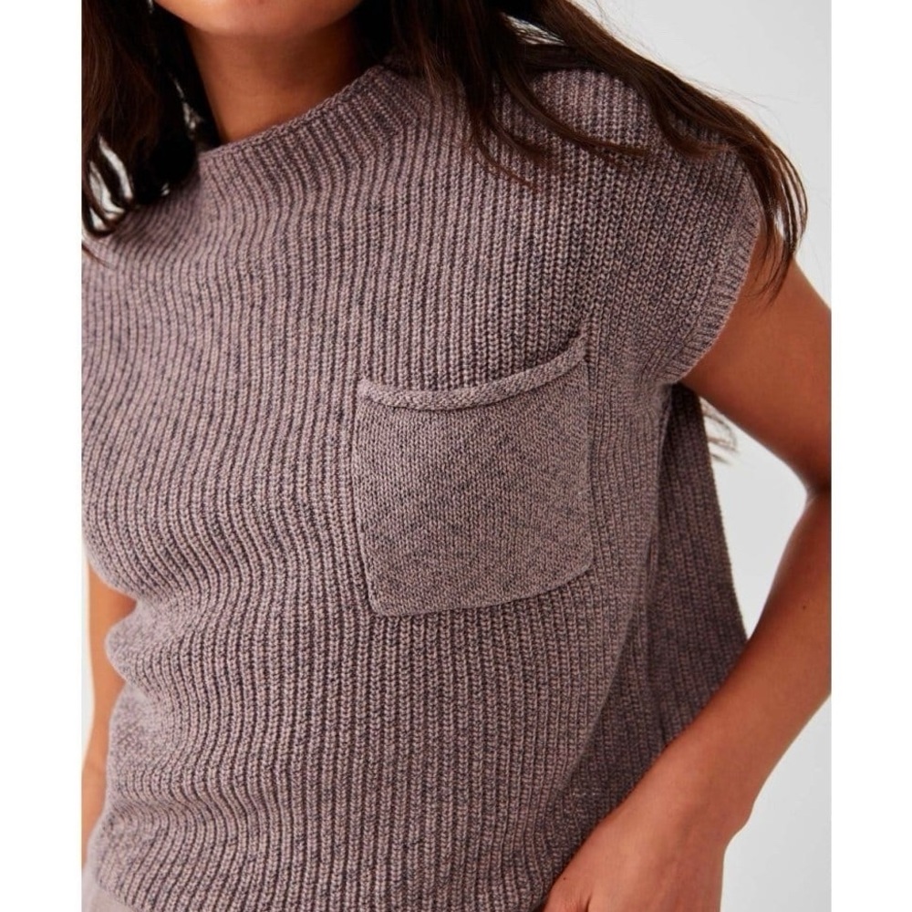 Ribbed Knit Top with Pocket
